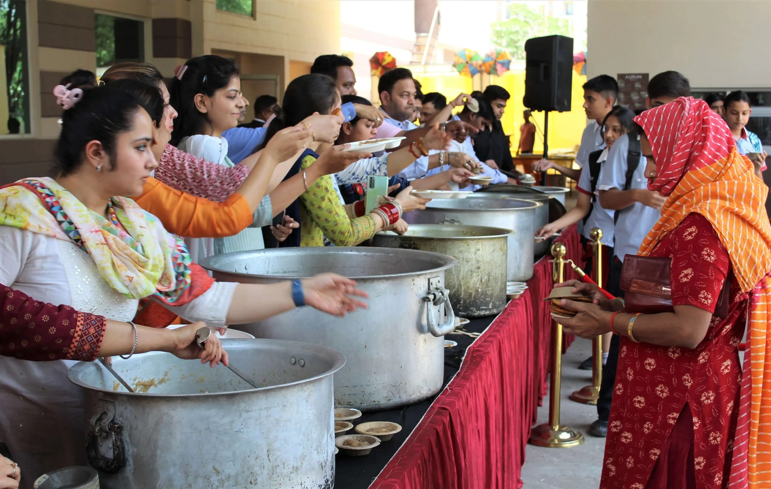 Community bhandara